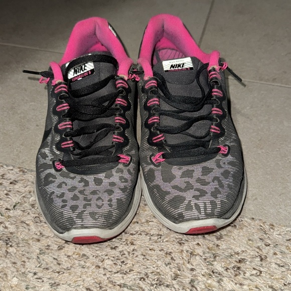 Nike Black and Pink Athletic Shoes with Animal Print - Picture 4 of 5